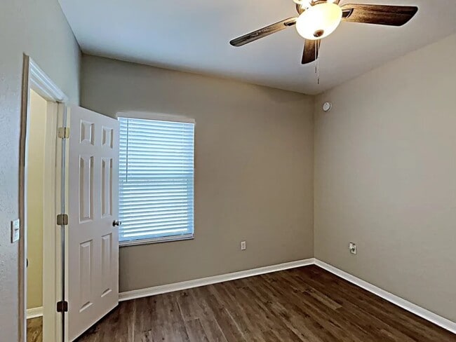 Building Photo - 3668 Sandhill Crane Dr