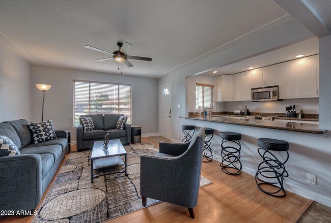 Foto del edificio - 6908 E Edgemont Ave