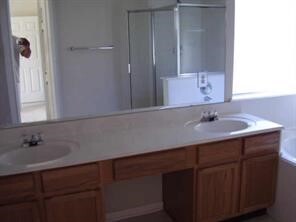 Foto del edificio - 4519 Park Breeze Dr