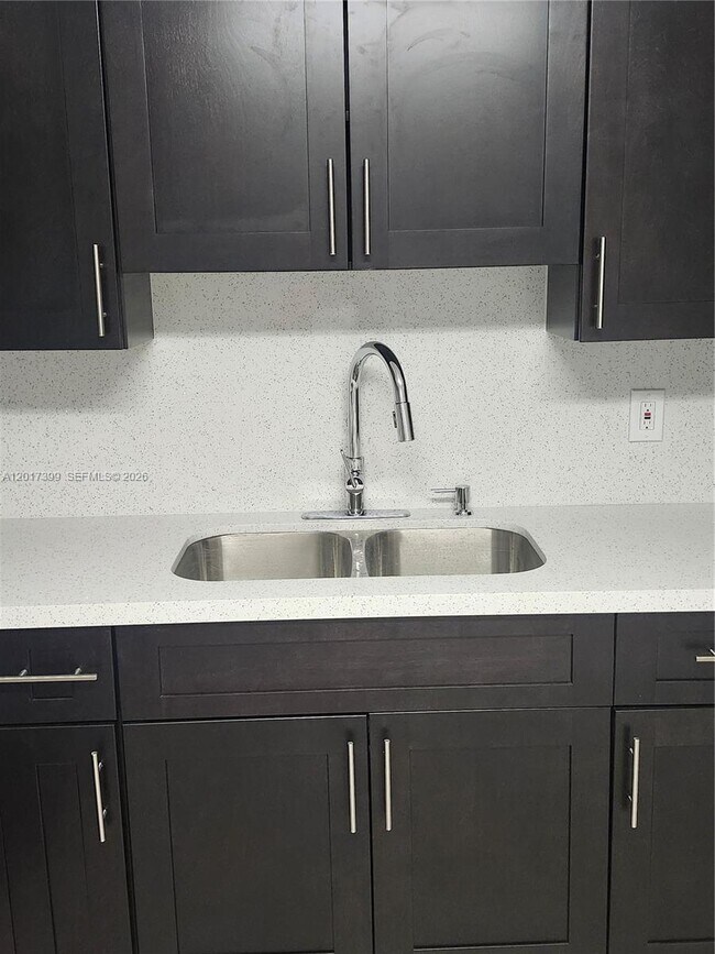 Foto del edificio - 3901 SW 51st St