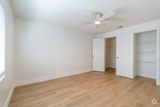 2BD, 1BA - 889SF - Bedroom - Westshore Flats