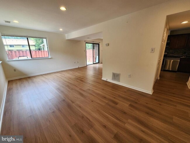 Building Photo - 10662 Spring Oak Ct