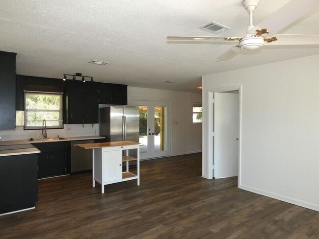Building Photo - 3460 Rothschild Dr