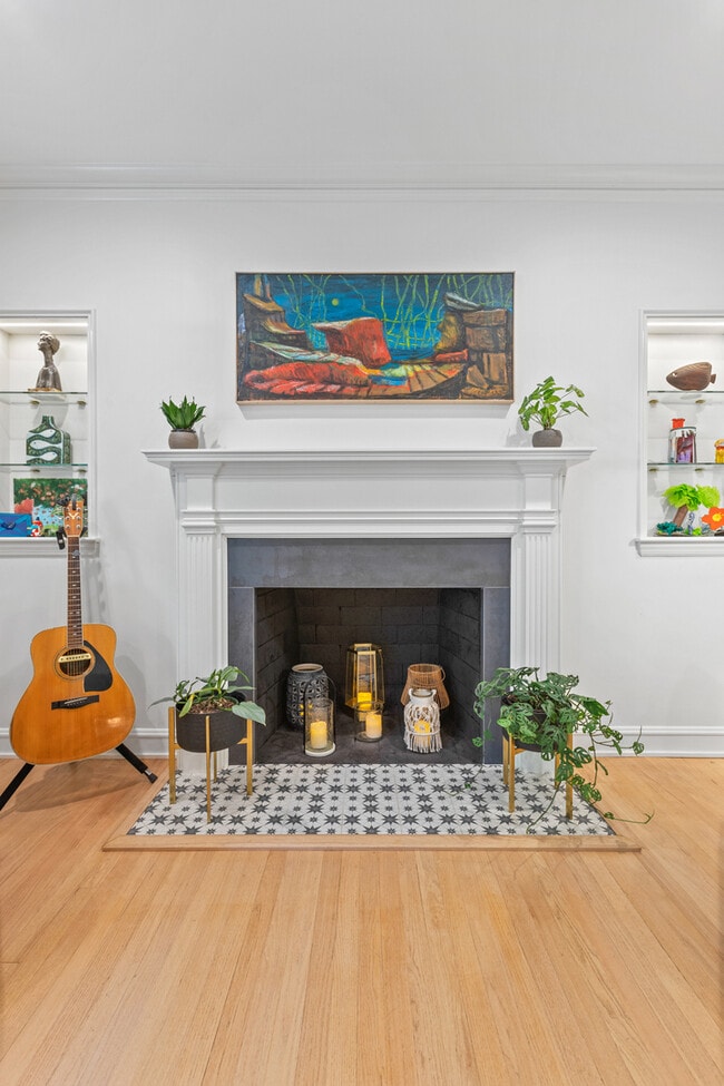 Building Photo - 9526 Lawndale Ave