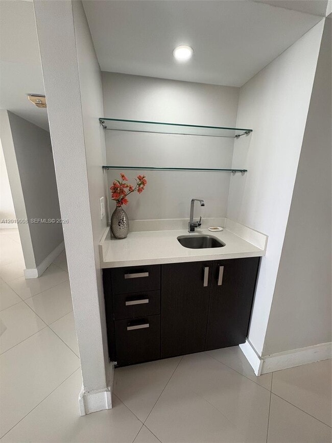 Foto del edificio - 1717 N Bayshore Dr