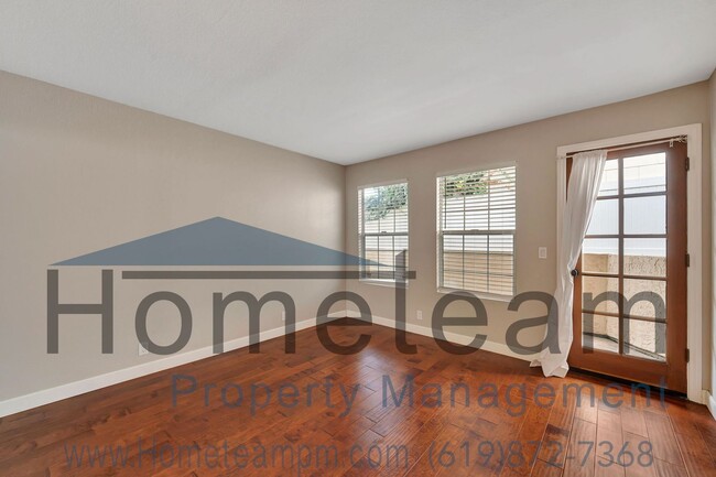 Building Photo - 2 BR/ 2 BA 1171 SQFT Coronado Townhome