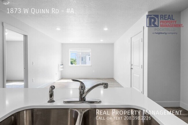 Foto del edificio - MOVE IN SPECIAL - 3 Bedroom 1 Bath Apartment