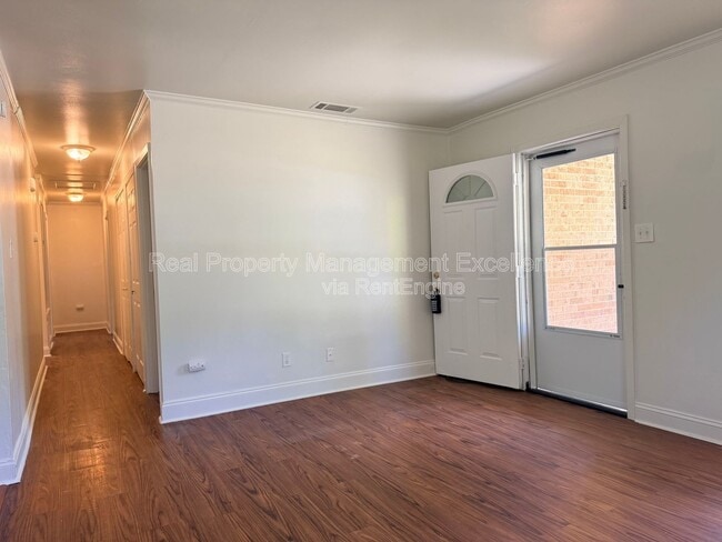 Building Photo - 419 Walton St