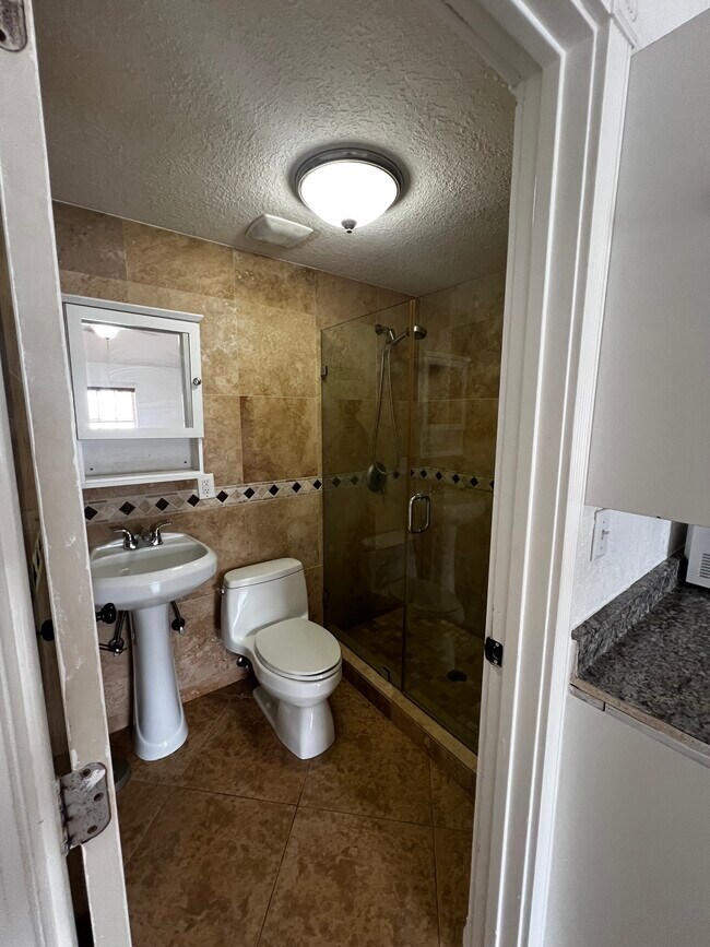 Foto del edificio - 1520 NW 81st St