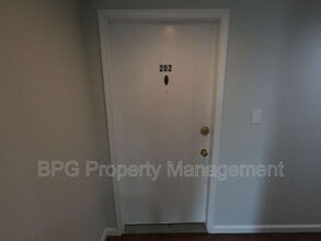 Building Photo - 95 N Main St