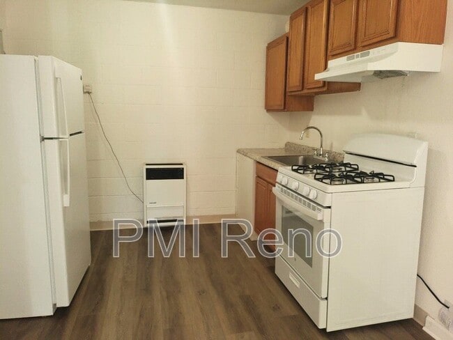 Building Photo - 821 Spokane St