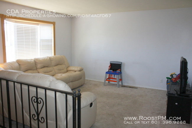Foto del edificio - Great 4 bd West Jordan Split-entry home