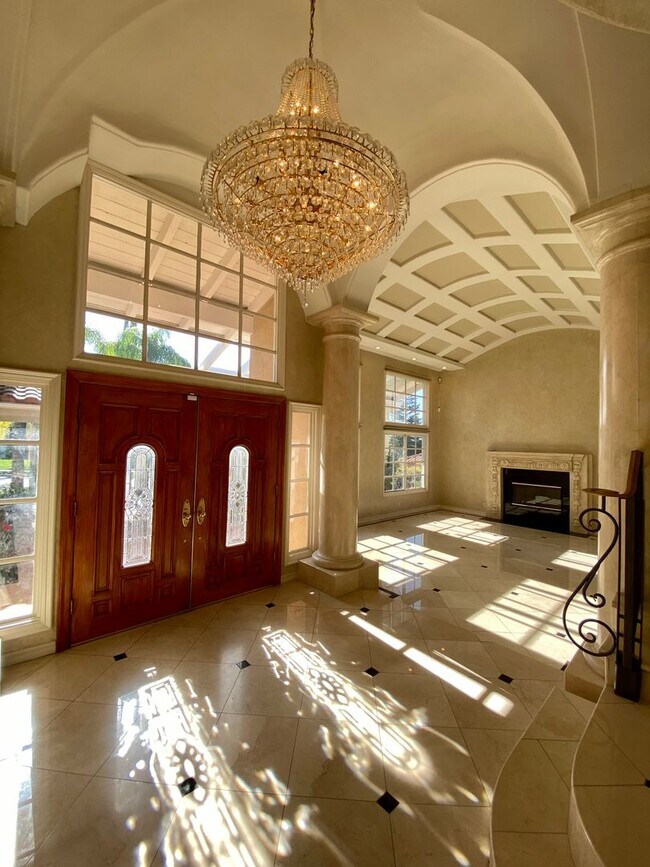 Building Photo - Beautiful, Spacious Two-Story 4-Bedroom Ho...