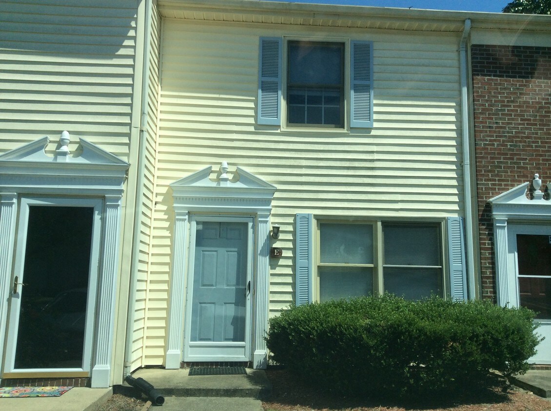Primary Photo - 2901 Cedar Creek Rd