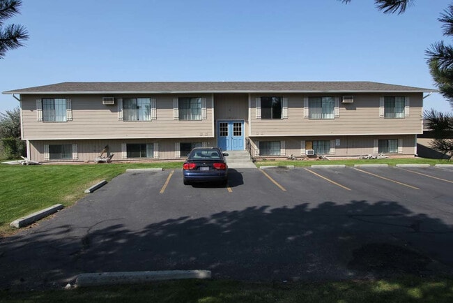 Front of Building - 1542 Governors Blvd
