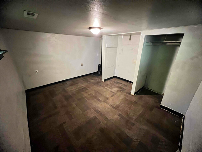 Building Photo - 203 S Latah St