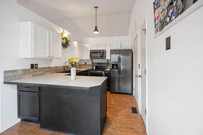 Building Photo - 10300 S 89th Cir E