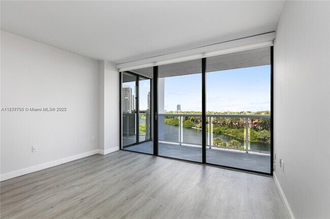 Foto del edificio - 20505 E Country Club Dr