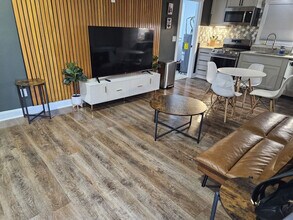 Building Photo - 122 Malone Dr