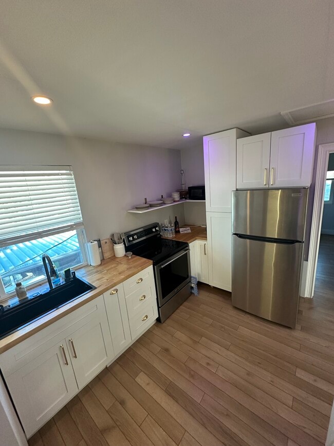 Foto del edificio - 3114 Dupont St S