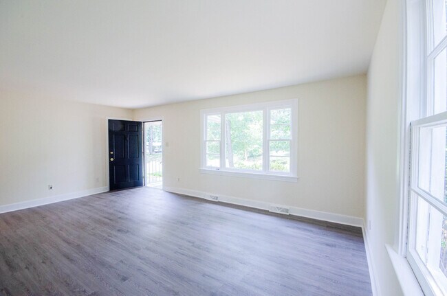 Foto del edificio - 913 Ironington Rd