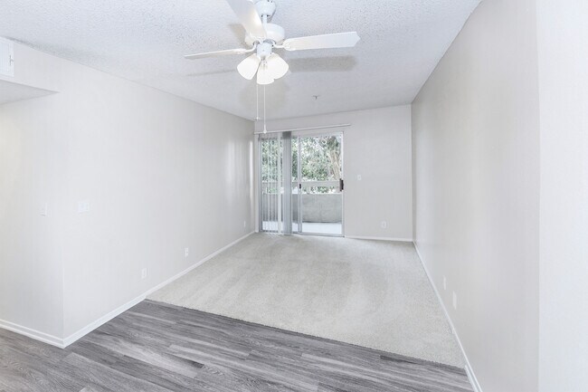 Foto del edificio - New Horizon Village Senior Apartment Homes
