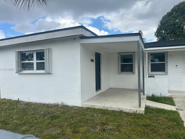 Foto del edificio - 1835 NW 122nd St
