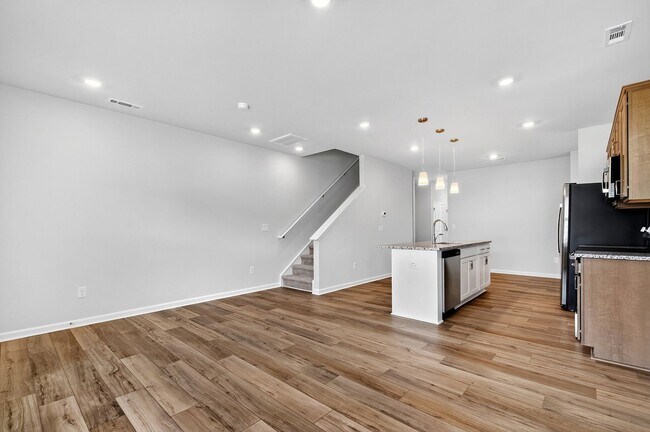 Foto del edificio - Brand-New Townhome in Renaissance at White Oak – 3BR/2.5BA, 1,550 SF