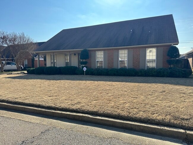 Building Photo - 8143 Creekside Cir S Cordova, TN 38016-5117