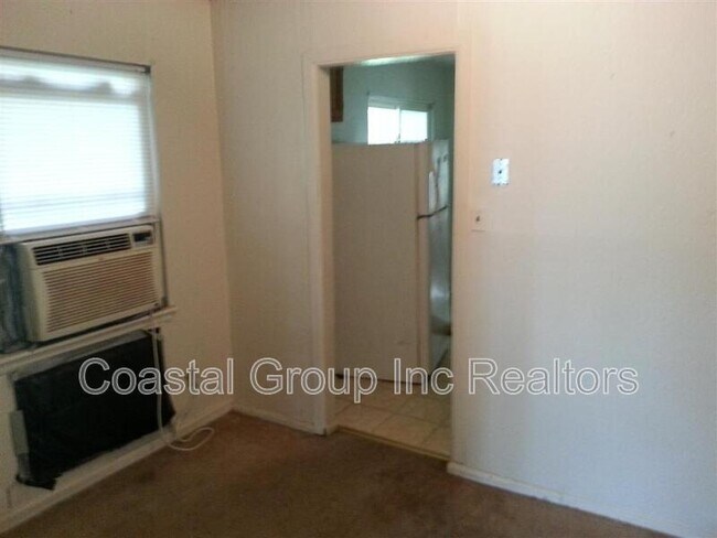 Foto del edificio - 5224 Silvey Dr
