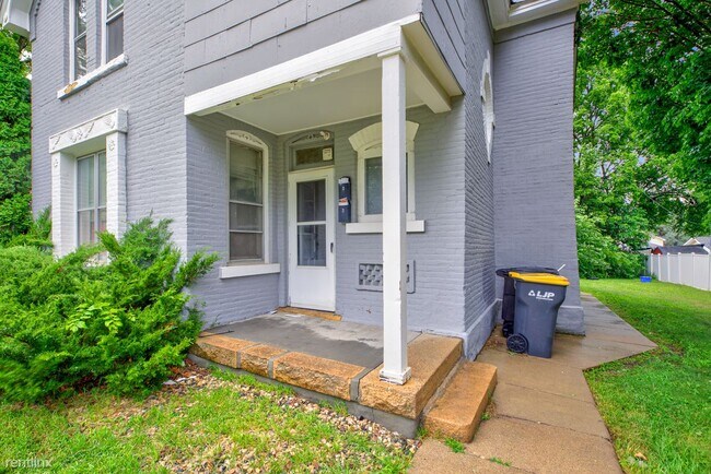 Foto del edificio - 3 br, 1 bath Triplex - 1104 N 5th St