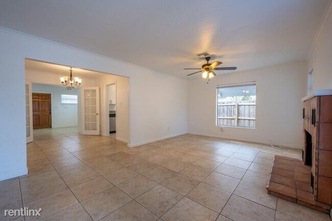 Building Photo - 3 br, 2 bath House - 1025 S N St