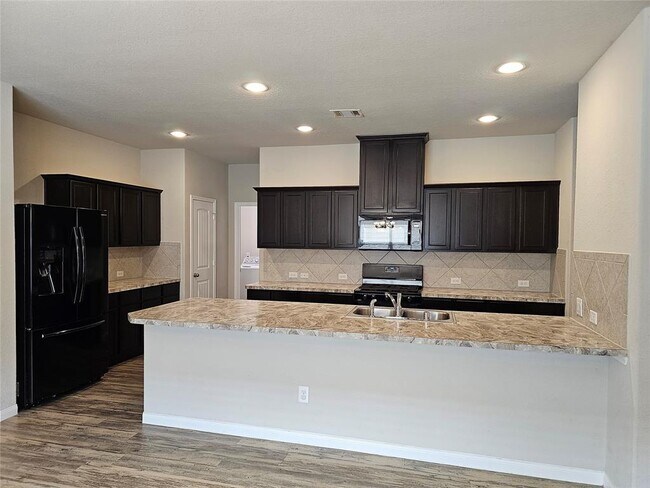 Foto del edificio - 3842 Briar Water Ct