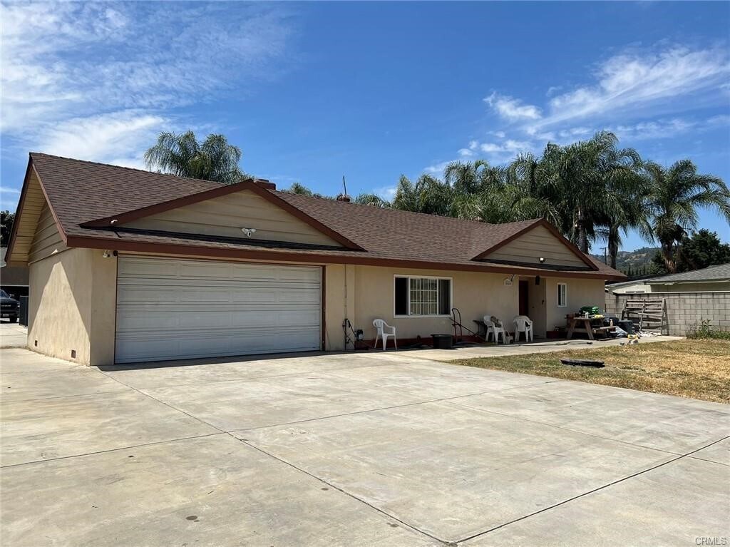 Primary Photo - 15444 Los Robles Ave