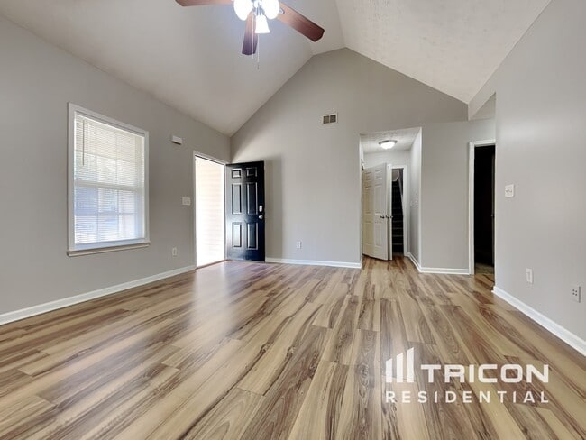 Building Photo - 45 Shadowbrook Ct