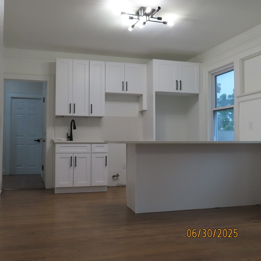 Primary Photo - 348 Boyden Ave