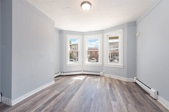 Building Photo - 110 Charles St