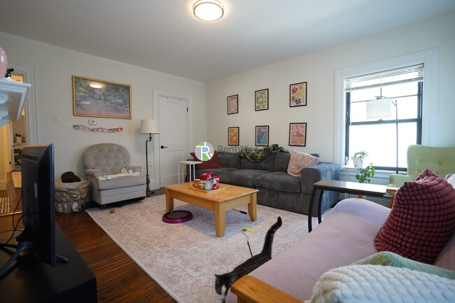 Building Photo - 66 Chester St