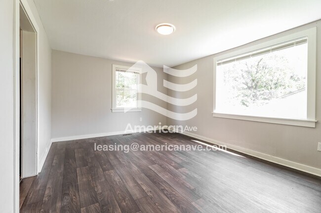 Foto del edificio - 4821 Francis St