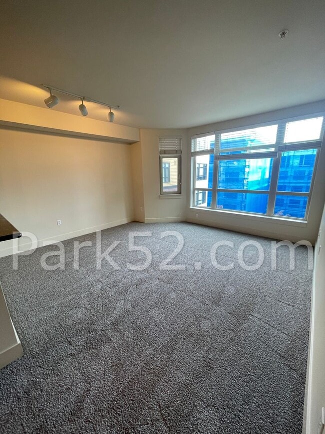 Building Photo - $250 Off First Full Month!  1 Bedroom Condo in Downtown Tacoma
