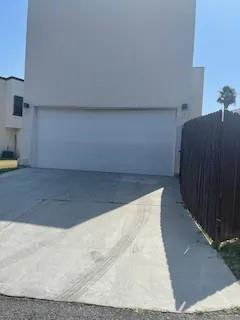 Building Photo - 1007 Rio Balsas St