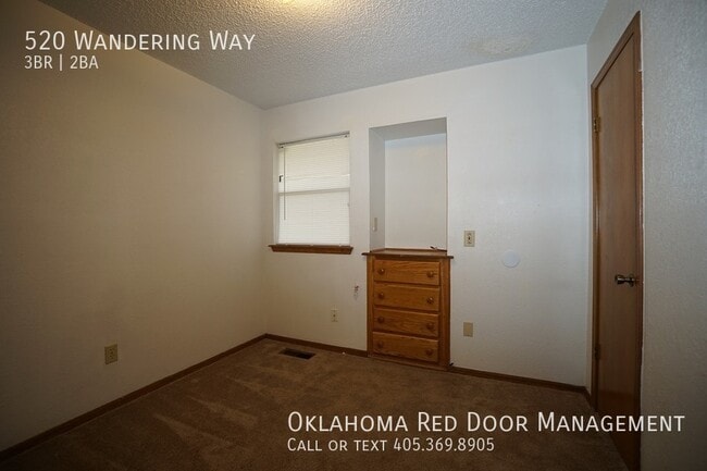 Building Photo - 520 Wandering Way