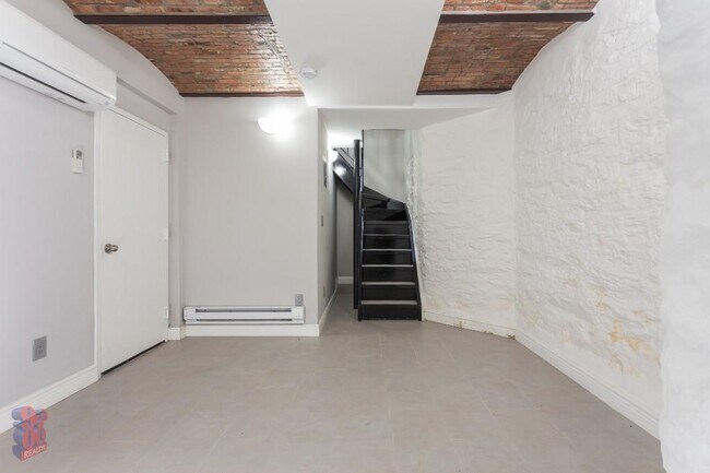 Foto del edificio - 15 W 103rd St