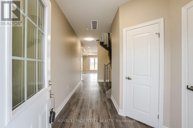 Building Photo - 177 Rykert St