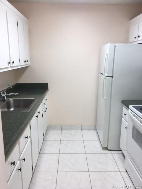 Foto del edificio - 13255 SW 9th Ct