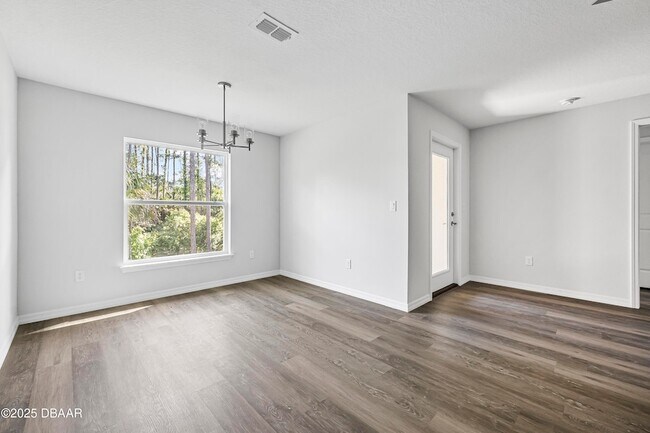 Foto del edificio - 43 Pony Express Dr