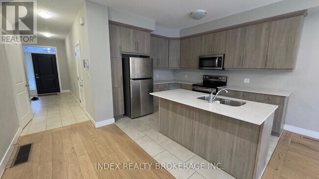 Photo du bâtiment - 677 Chelton Rd