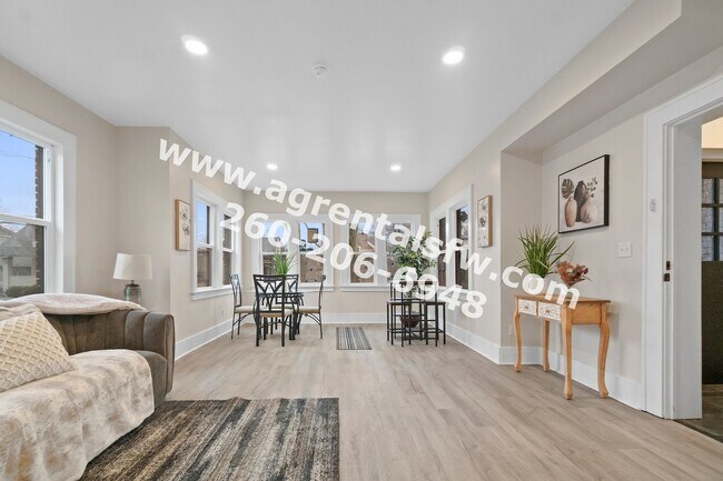 Foto del edificio - 1215 Lake Ave