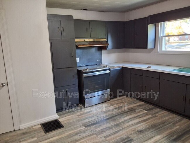 Foto del edificio - 746 W Elm Rd