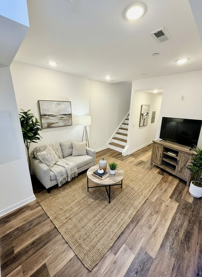 Building Photo - 2722 Master St